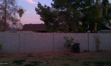 Block Fence, single story homes around.