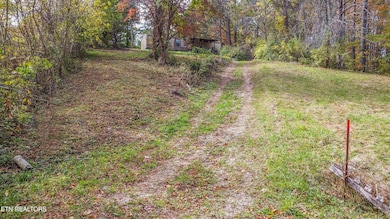 277 Payne Cir, Tazewell, TN 37879 - photo 2