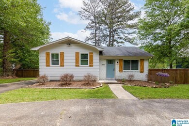 8371 Emerald Lake Dr W, Pinson, AL 35126 - photo 3