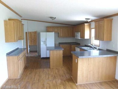 580 Roman Rd, Asheboro, NC 27205 - photo 3