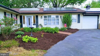 12514 Kemmerton Ln, Bowie, MD 20715 - photo 2