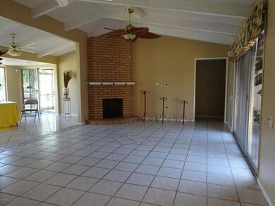 10318 W Mission Ln, Sun City, AZ 85351 - photo 3