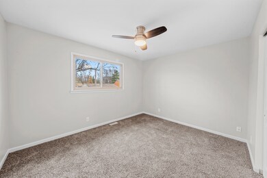 156 Monterey Dr, Bolingbrook, IL 60440 - photo 7