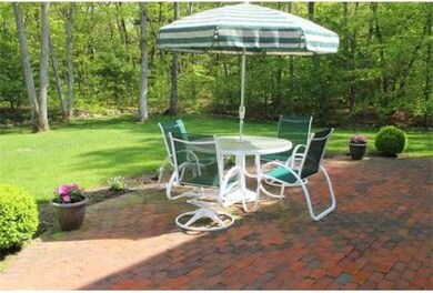 7 Klifford Cir, Millis, MA 02054 - photo 4