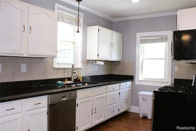 342 Voorheis St, Pontiac, MI 48341 - photo 3