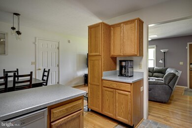 455 E Fairchild Dr, Strasburg, VA 22657 - photo 7