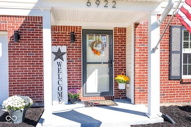 6922 W Briarwood Blvd, New Palestine, IN 46163 - photo 2