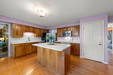 1625 Indian Knoll Rd, Naperville, IL 60565 - photo 7