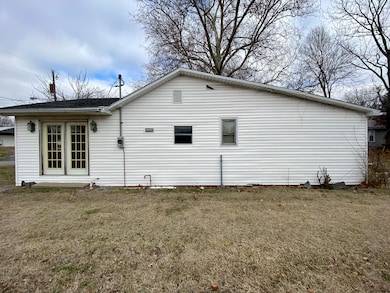 317 N Padgett St, Morganfield, KY 42437 - photo 2