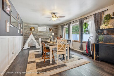 09-220-Corbin-St-Mason-MI-48854-WindowSt