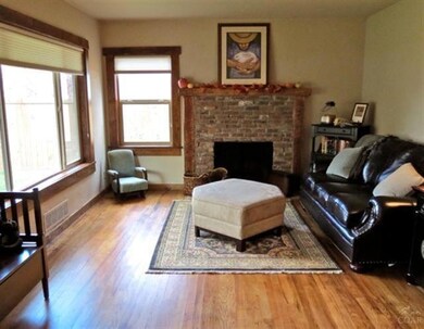 932 NE 10th St, Bend, OR 97701 - photo 4