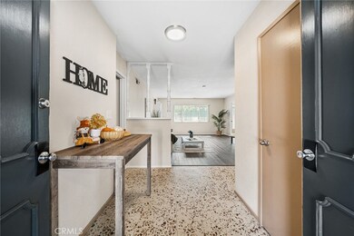 1024 E Tularosa Ave, Orange, CA 92866 - photo 4