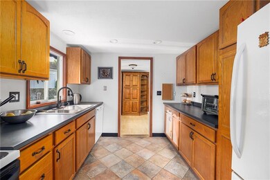 24 Larchmont Rd, Warwick, RI 02886 - photo 6