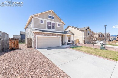 Nice side yard too