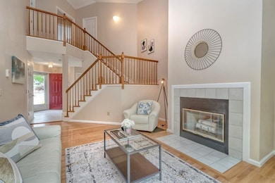 11 Greystone Ct, Burlington, MA 01803 - photo 3