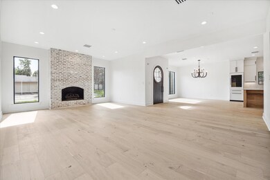 307 Vanderpool Ln, Houston, TX 77024 - photo 6