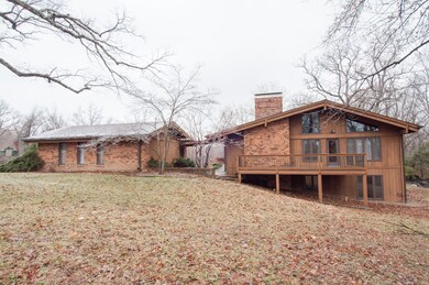 Large side yard!
