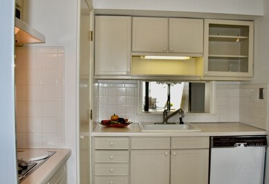 1303 Windsor Dr, Framingham, MA 01701 - photo 7