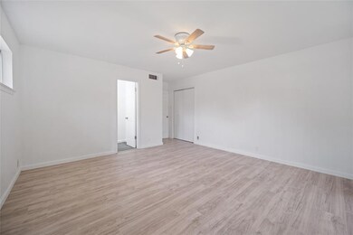 1207 Crestwood Dr, Cleburne, TX 76033 - photo 5