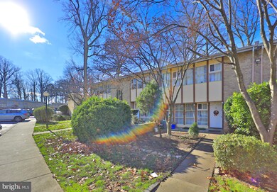 4418 Forest Glen Ct, Annandale, VA 22003 - photo 2