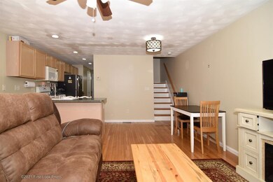 450 Providence St unit 18, West Warwick, RI 02893 - photo 4
