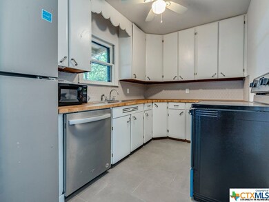 1001 Hillyer St, San Marcos, TX 78666 - photo 6