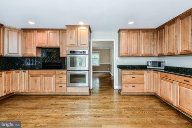 215 Great Falls St, Falls Church, VA 22046 - photo 3