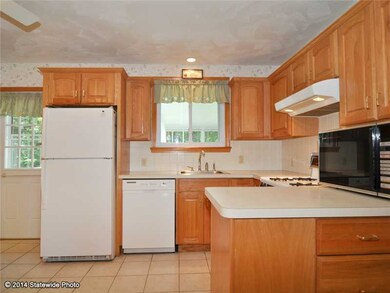 804 Mendon Rd, Cumberland, RI 02864 - photo 6