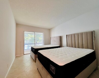 152 Chatham G, West Palm Beach, FL 33417 - photo 7