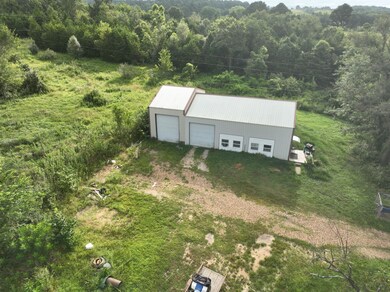 1045 Sycamore St, Cabool, MO 65689 - photo 4