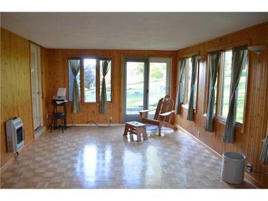 Family Room. $ Season sun room