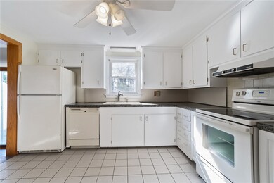 94 Brayton Ave, Cranston, RI 02920 - photo 4