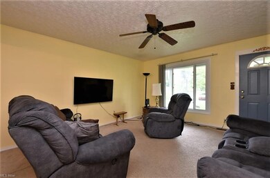 695 Sherwood Dr, Aurora, OH 44202 - photo 3