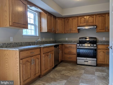 1149 Fredrick Blvd, Reading, PA 19605 - photo 6