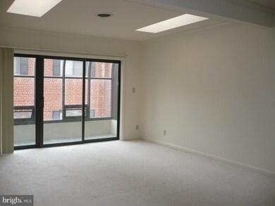 236 W Taylor Run Pkwy unit 9, Alexandria, VA 22314 - photo 4