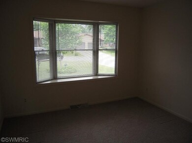 2246 Mapleton St NE unit 112, Grand Rapids, MI 49505 - photo 3