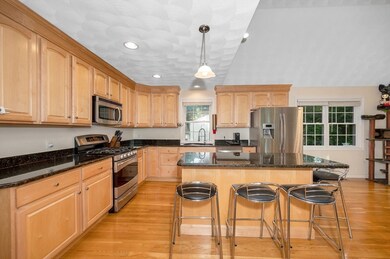 196 Shawsheen Ave, Wilmington, MA 01887 - photo 3