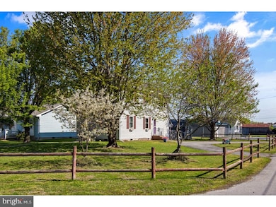 102 E Milby St, Harrington, DE 19952 - photo 2