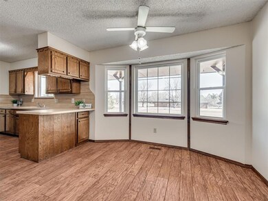 874 Cottontail Rd, Tuttle, OK 73089 - photo 5