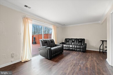 2214 Dawn Ln, Temple Hills, MD 20748 - photo 7