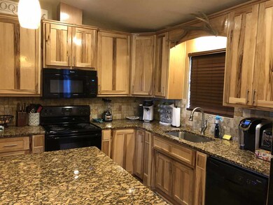 201 Royal Oaks Ct, Crawfordville, FL 32327 - photo 3