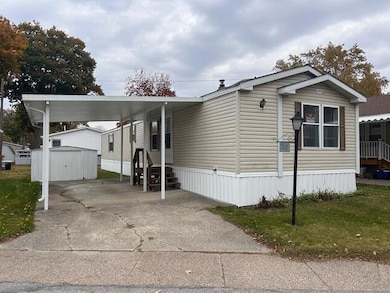 1153 W Glenlord Rd unit 22, Saint Joseph, MI 49085 - photo 2