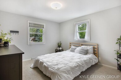 27-web-or-mls-2450 Thomas Ave, Holland-2