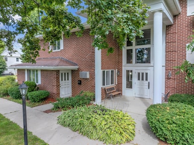 615 Michigan Ave, Sheboygan, WI 53081 - photo 2