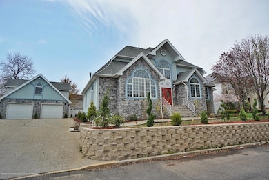 128 Meade Loop, Staten Island, NY 10309 - photo 2