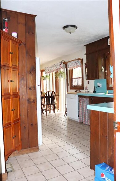 8 Pond Rd, Bellows Falls, VT 05101 - photo 4