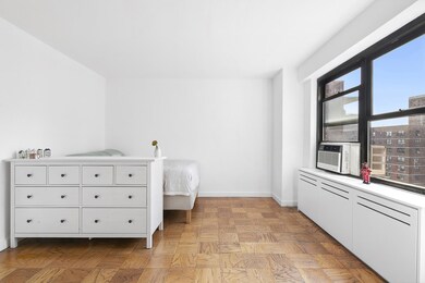 Seward Park Housing unit B1902, New York, NY 10002 - photo 5