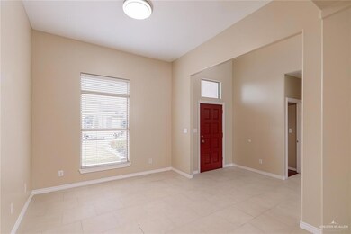 SIMULATED ENTRY WITH NEUTRAL PALETTE