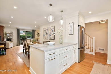 7-web-or-mls-75-cos-cob-ave-apt-9