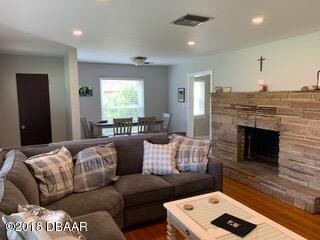 Living room 2